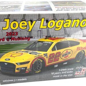Salvinos Joey Logano 2023 Ford Mustang NASCAR 1/24 Car Model Kit